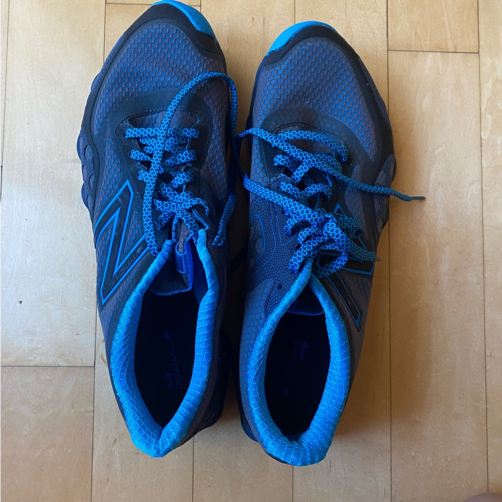New Men’s New Balance MT1010 Minimus Trail running shoe - sz 11.5